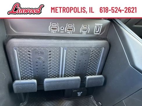 Used 2025 RAM 1500 Laramie w/ Night Edition image 25