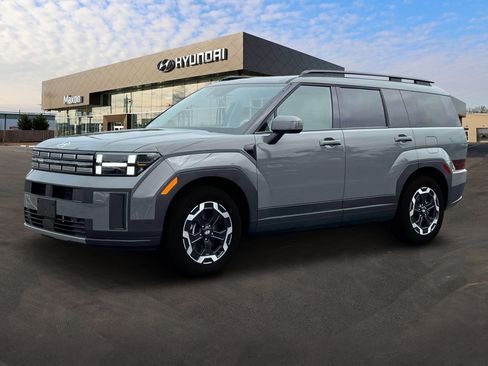 Used 2025 Hyundai Santa Fe SEL image 2