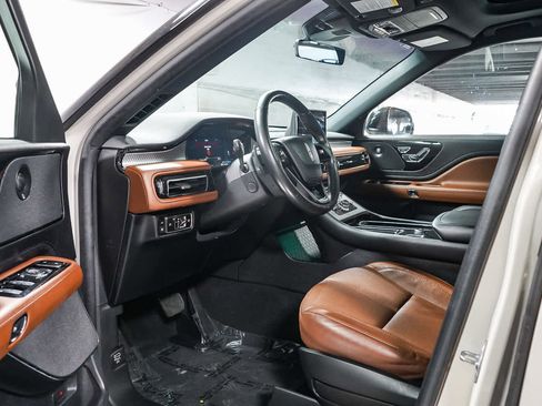 Used 2023 Lincoln Aviator Grand Touring w/ Class IV Trailer Tow Package image 20