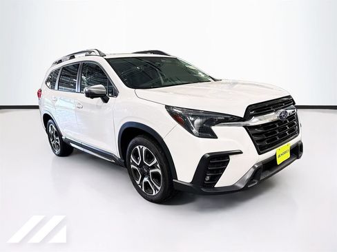Used 2023 Subaru Ascent Limited w/ Technology Package AWD/4WD image 3
