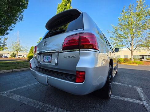 Used 2009 Lexus LX 570 4WD image 12