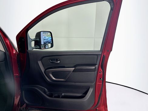 Used 2015 Nissan Titan PRO-4X image 29