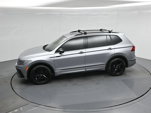 Used 2023 Volkswagen Tiguan SE R-Line FWD image 41