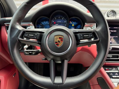 Used 2023 Porsche Macan GTS AWD/4WD image 28