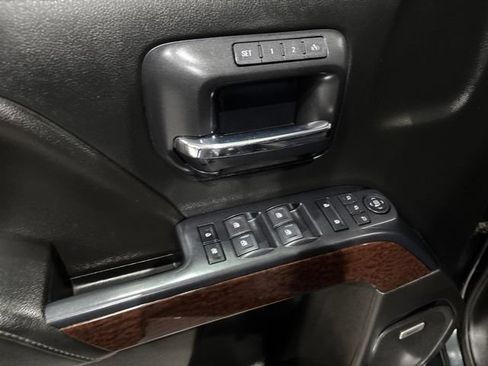 Used 2018 GMC Sierra 2500 SLT w/ Duramax Plus Package AWD/4WD image 16