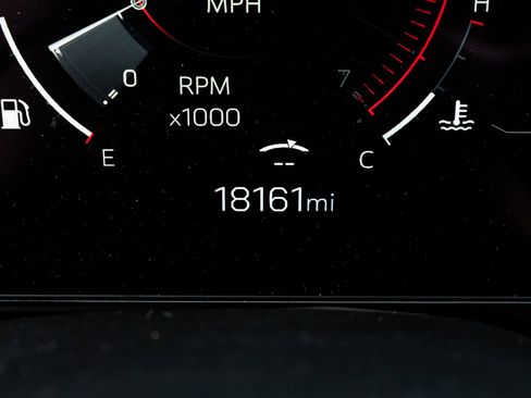 Used 2025 GMC Yukon Denali image 17