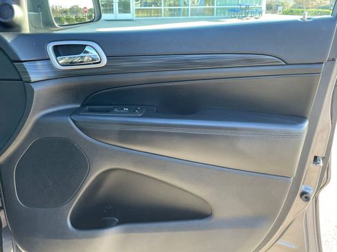 Used 2020 Jeep Grand Cherokee Altitude image 14