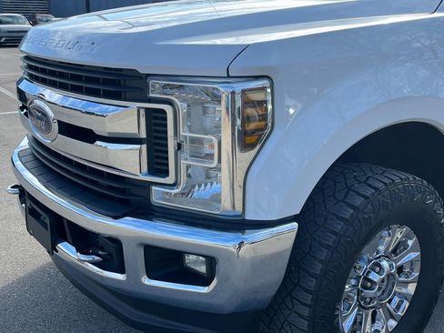 Used 2018 Ford F250 XLT w/ XLT Premium Package image 13