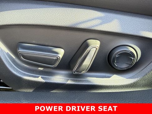 New 2026 Toyota Prius Plug-In Hybrid FWD image 19