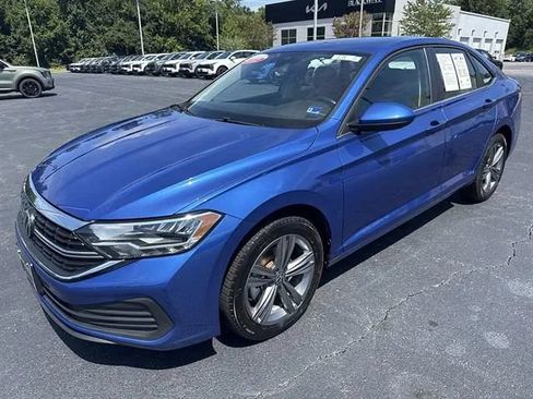 Used 2024 Volkswagen Jetta SE FWD image 4