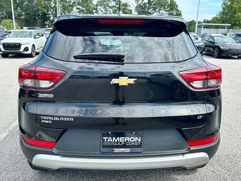 Used 2025 Chevrolet TrailBlazer LT AWD/4WD image 3