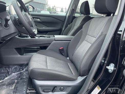 Used 2025 Nissan Rogue SV image 29