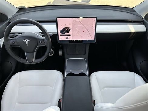 Used 2021 Tesla Model Y Performance image 11