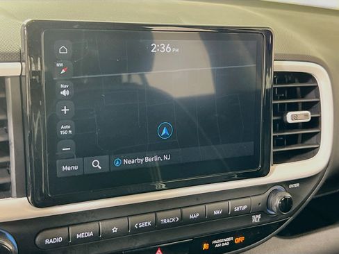 Used 2023 Hyundai Venue Limited w/ Cargo Package FWD image 13