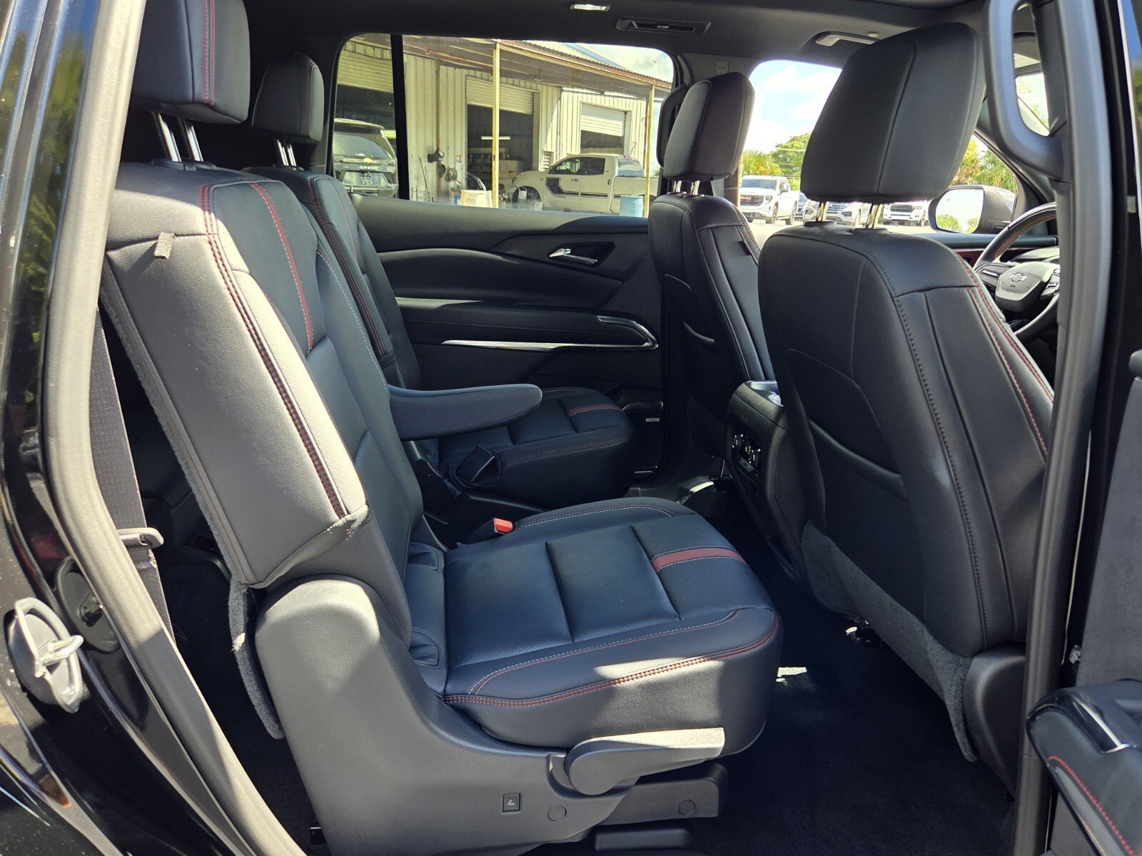 Used 2026 Chevrolet Traverse RS FWD image 17