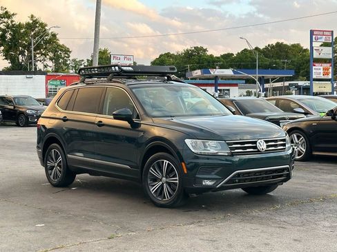 Used 2018 Volkswagen Tiguan SE w/ 18" Alloy Wheels Package AWD/4WD image 3