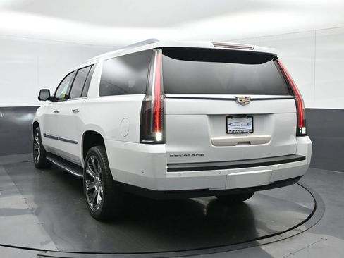 Used 2019 Cadillac Escalade ESV Luxury AWD/4WD image 5