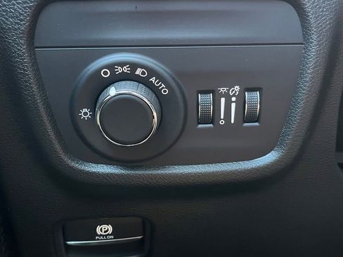 New 2025 Jeep Grand Cherokee L Laredo image 19