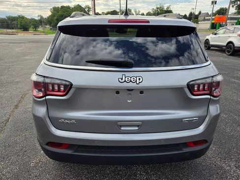 Used 2018 Jeep Compass Latitude w/ Popular Equipment Group AWD/4WD image 5