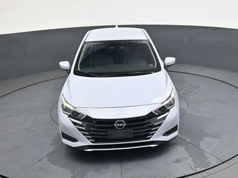 Used 2024 Nissan Versa SV w/ Trunk Package image 32