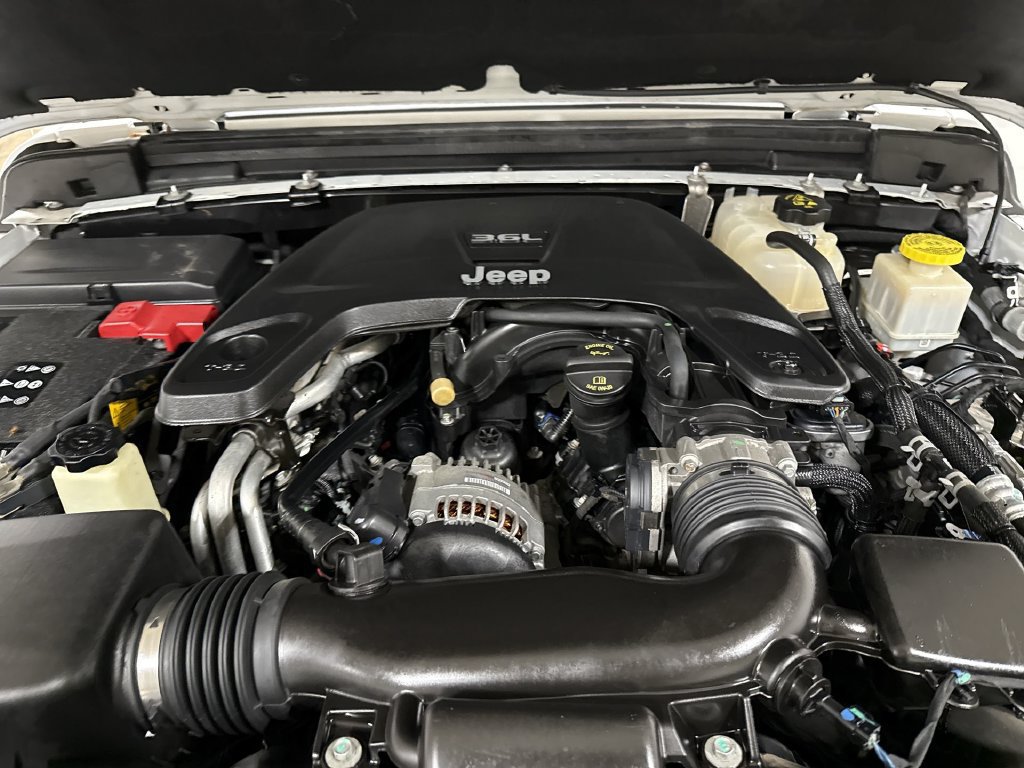 Used 2021 Jeep Gladiator Overland AWD/4WD image 25