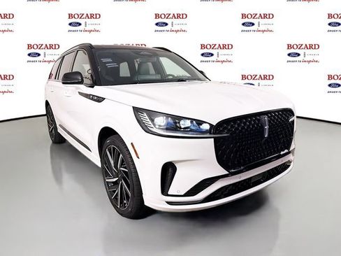 New 2026 Lincoln Aviator Black Label w/ Black Label Special Edition AWD/4WD image 1