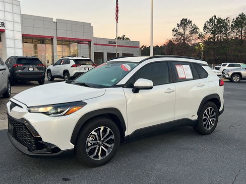 Certified 2023 Toyota Corolla Cross XSE image 1