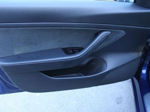 Used 2020 Tesla Model 3 Standard Range Plus RWD image 9