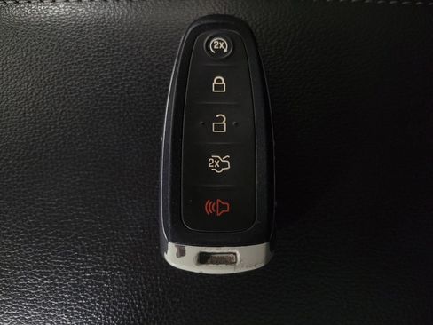 Used 2019 Ford Escape SE image 32