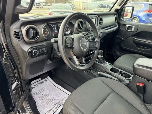 Used 2019 Jeep Wrangler Unlimited Sport image 13