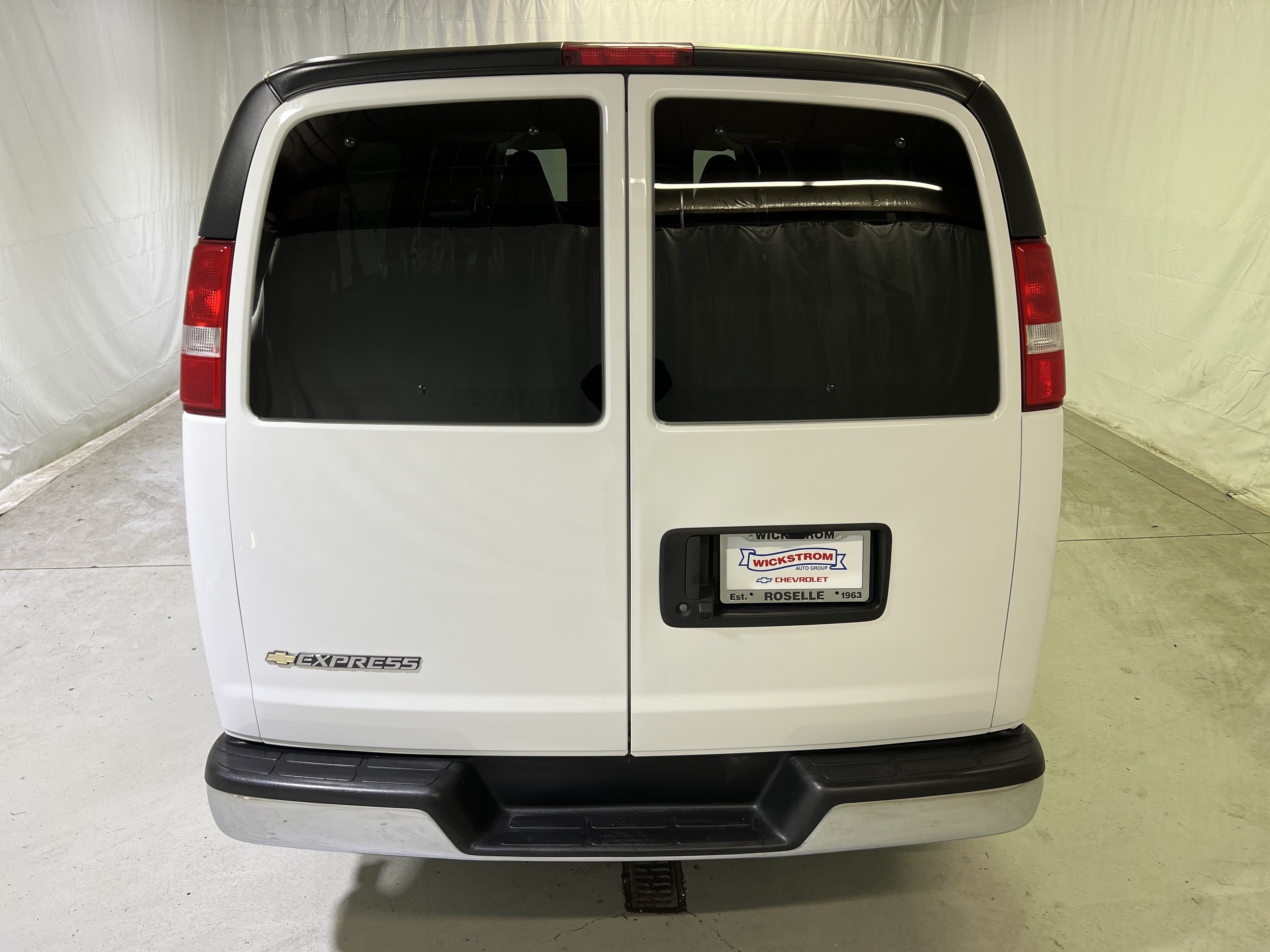 Certified 2025 Chevrolet Express 3500 LT w/ LT Preferred Equipment Group RWD image 9