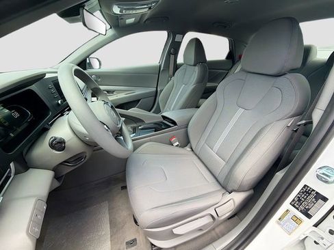 New 2026 Hyundai Elantra SE image 19