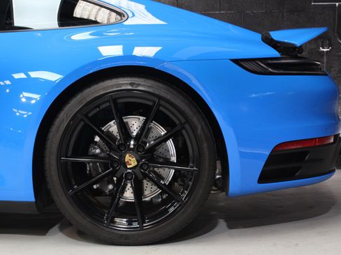 Used 2022 Porsche 911 Carrera image 5