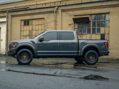 Used 2017 Ford F150 Raptor w/ Equipment Group 802A Luxury image 8