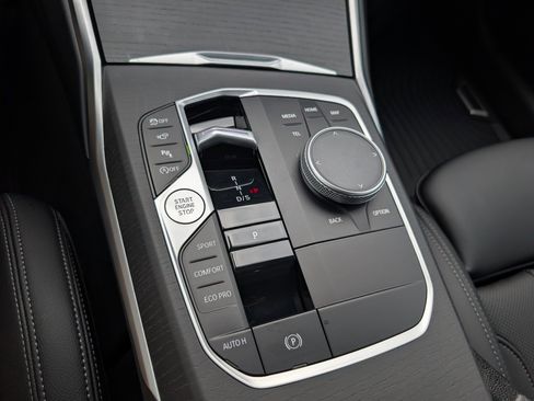 Used 2025 BMW 330i Sedan w/ M Sport Package image 22