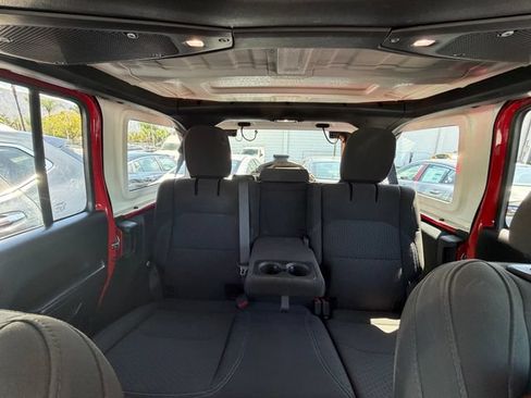 Used 2024 Jeep Wrangler Unlimited Rubicon 4xe AWD/4WD image 31