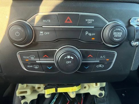 Used 2021 Dodge Charger Police w/ Fleet Safety Group AWD/4WD image 18