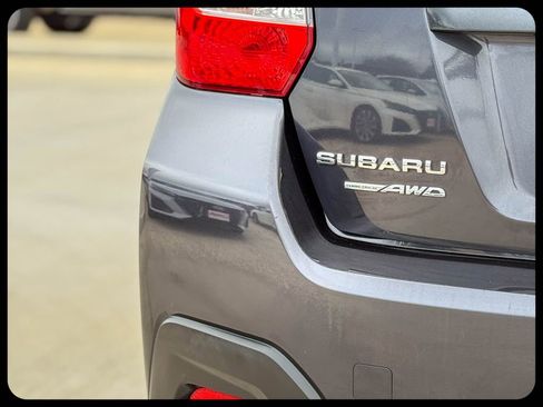 Used 2015 Subaru Crosstrek 2.0i Premium image 14