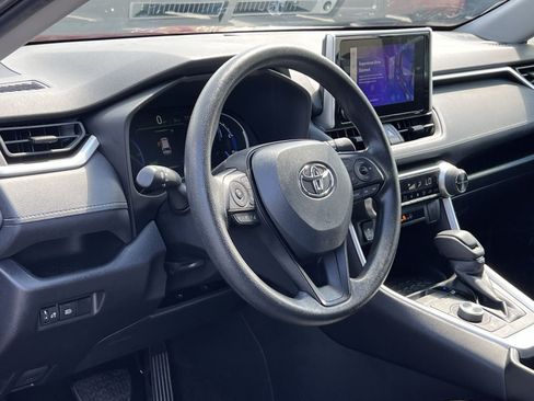 Used 2025 Toyota RAV4 XLE AWD/4WD image 14