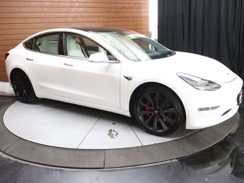 Used 2020 Tesla Model 3 Performance image 29