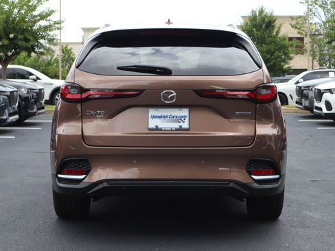 Certified 2025 MAZDA CX-70 Plug-In Hybrid w/ Premium Plus AWD/4WD image 37