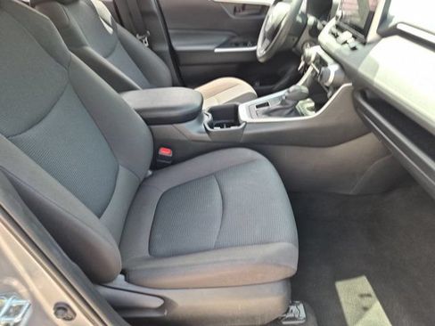 Used 2025 Toyota RAV4 LE AWD/4WD image 30