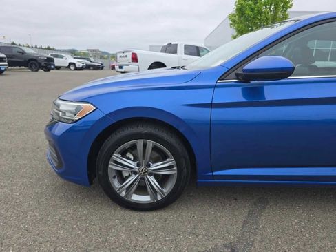 Used 2024 Volkswagen Jetta SE FWD image 18