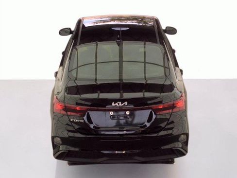 Used 2024 Kia Forte LXS w/ LXS Technology Package FWD image 6