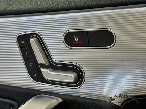 Used 2019 Mercedes-Benz A 220 w/ Premium Package image 27