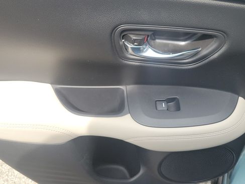 Used 2024 Honda HR-V LX image 8