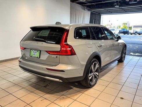 Used 2024 Volvo V60 B5 Cross Country Plus w/ Protection Package Premier image 9