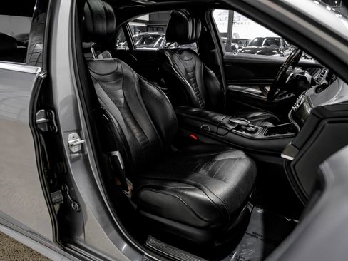 Used 2015 Mercedes-Benz S 550 Sedan w/ Sport Package w/ Sport Package image 41