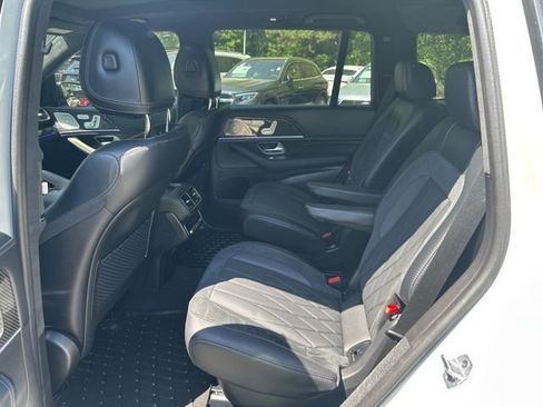 Used 2025 Mercedes-Benz GLS 63 AMG 4MATIC image 9