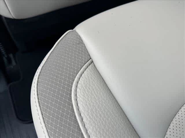 Used 2026 Nissan Pathfinder SL FWD image 15